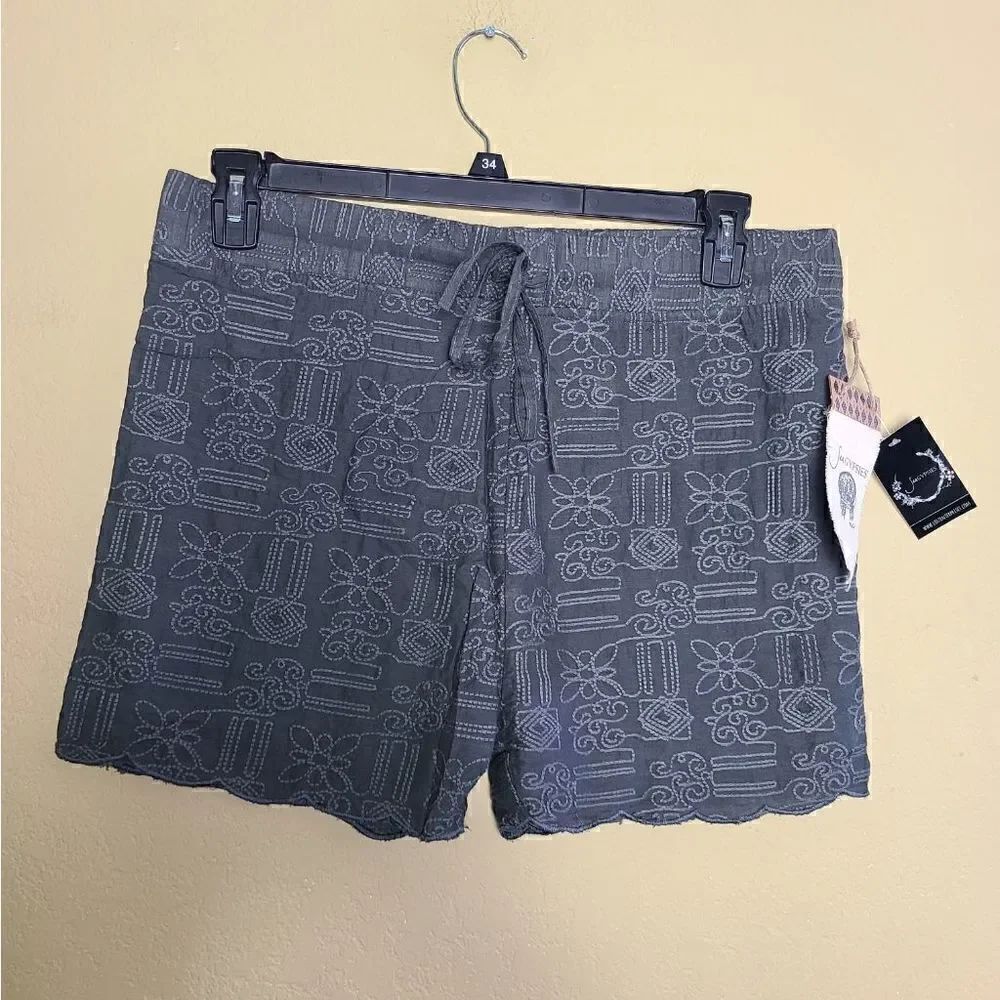 NWT Sea Gypsies Embroidered Garden Shorts
